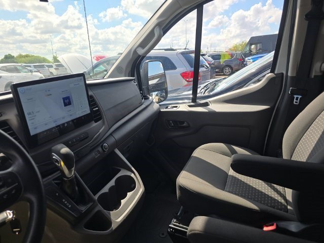 Used 2022 Ford Transit 350 XLT RWD image 4
