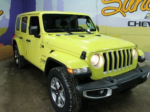 Used 2023 Jeep Wrangler Sahara image 4