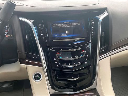 Used 2015 Cadillac Escalade ESV Luxury AWD/4WD image 6