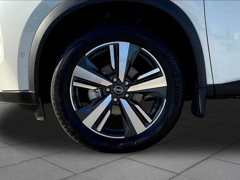 Used 2023 Nissan Rogue SL w/ SL Premium Package FWD image 11