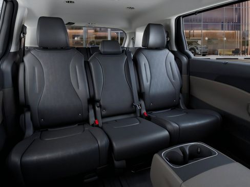 New 2026 Kia Carnival EX FWD image 16