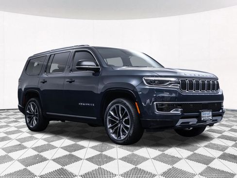 Used 2023 Jeep Wagoneer Series III w/ Premium Group I AWD/4WD image 14