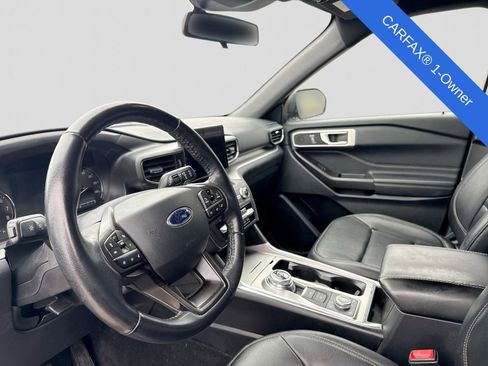 Used 2020 Ford Explorer XLT w/ Equipment Group 202A AWD/4WD image 2
