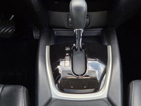 Used 2016 Nissan Rogue SL w/ SL Premium Package image 14