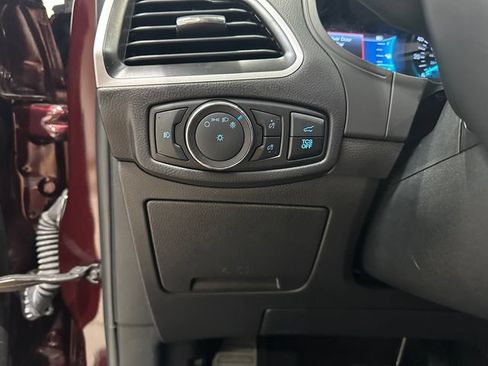 Used 2024 Ford Edge SEL w/ Convenience Package AWD/4WD image 16