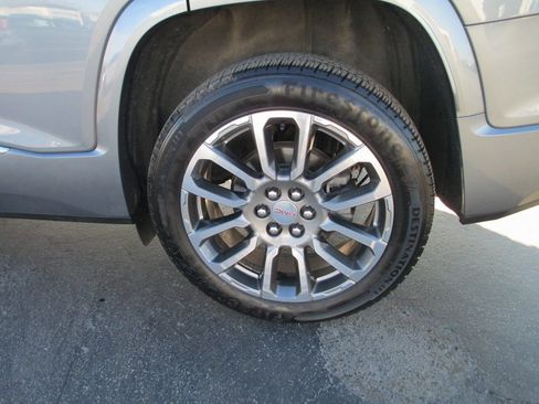 Used 2021 GMC Acadia Denali w/ Denali Ultimate Package image 13