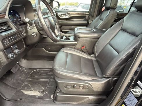 Used 2022 Chevrolet Tahoe LT w/ LT Signature Plus Package image 13