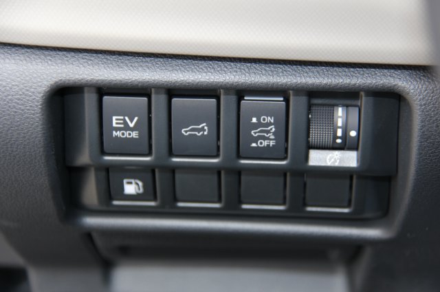 Used 2025 Subaru Forester Limited AWD/4WD image 32