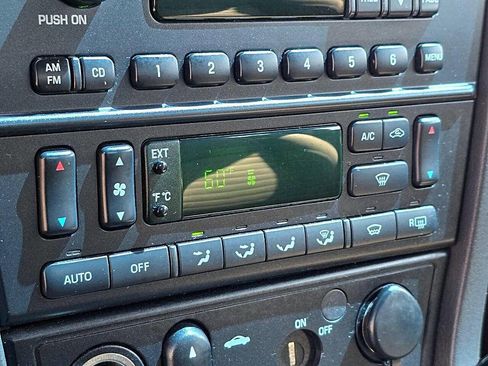 Used 2002 Ford Thunderbird Deluxe image 46