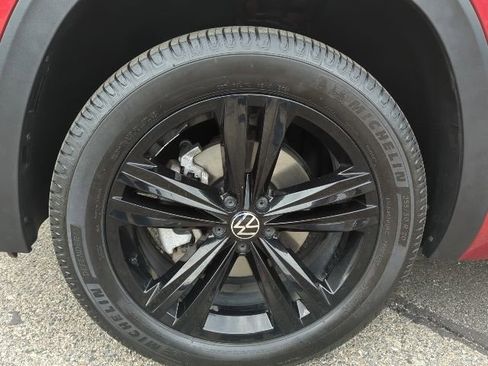 Used 2023 Volkswagen Atlas Cross Sport SEL R-Line image 25