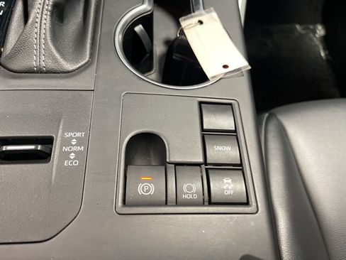 Used 2024 Toyota Highlander XLE image 36