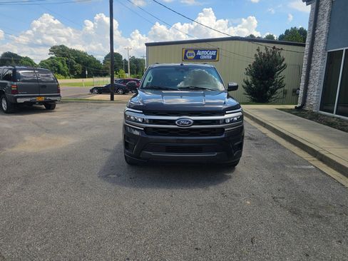 Used 2024 Ford Expedition XLT RWD image 7