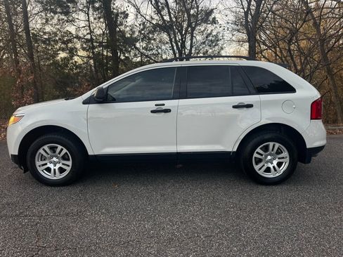 Used 2011 Ford Edge SE image 4