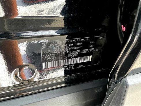 Used 2021 Toyota RAV4 XLE image 37