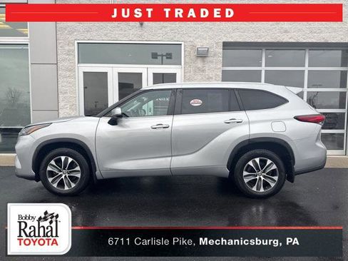 Certified 2023 Toyota Highlander XLE image 1