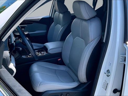 Used 2025 Honda Pilot EX-L image 14