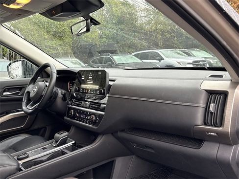 Used 2023 Nissan Pathfinder Platinum w/ Lighting Package (N93) image 22