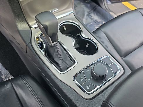 Used 2021 Jeep Grand Cherokee Limited AWD/4WD image 25