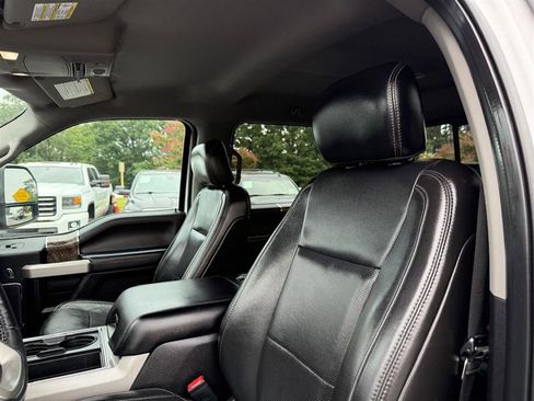 Used 2019 Ford F250 Lariat w/ Lariat Value Package image 28