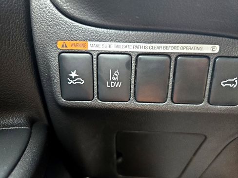 Used 2020 Mitsubishi Outlander SEL image 27