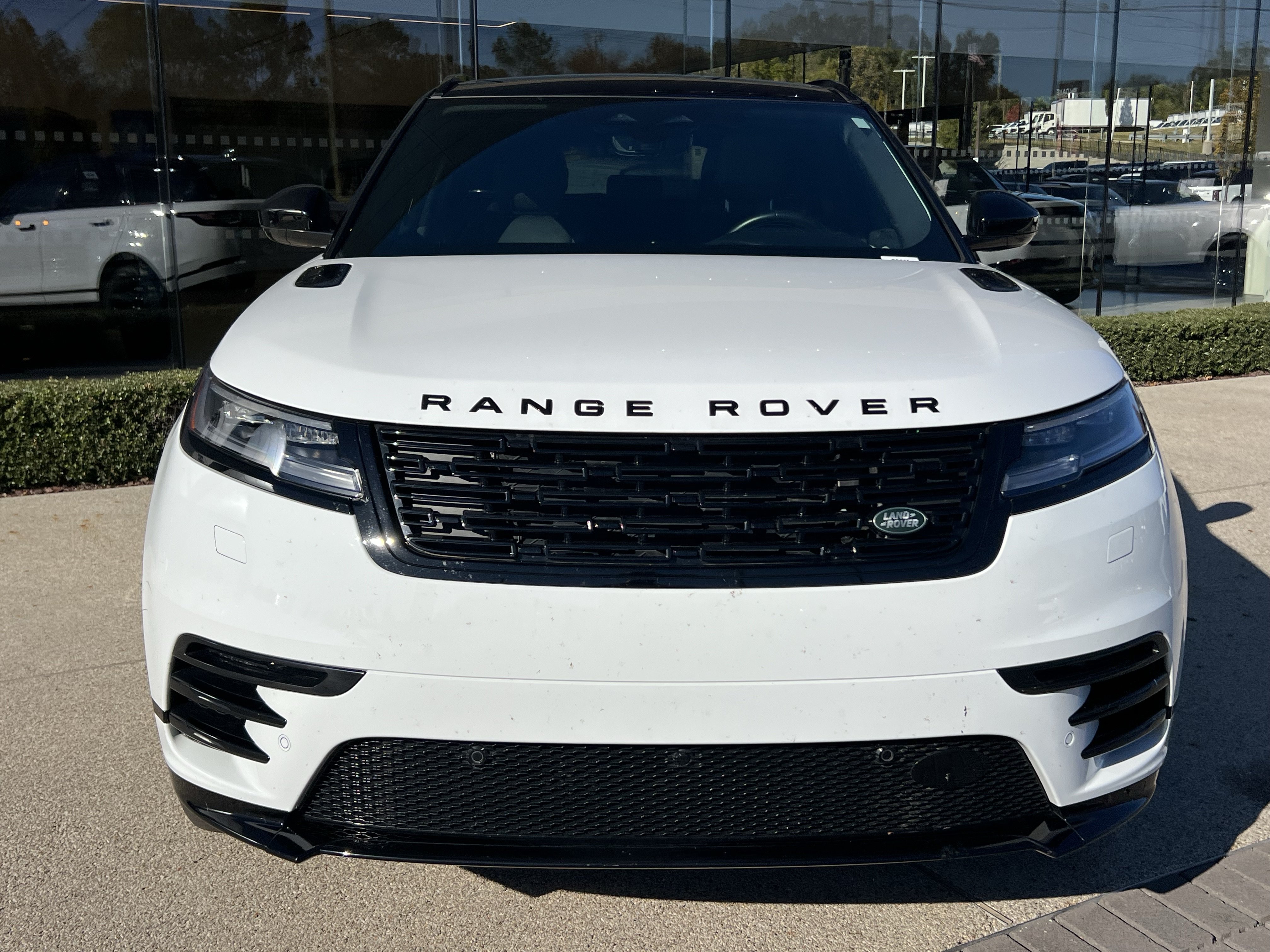 Certified 2024 Land Rover Range Rover Velar Dynamic SE AWD/4WD image 11