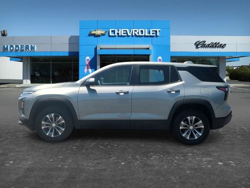 Used 2026 Chevrolet Equinox LT FWD image 2