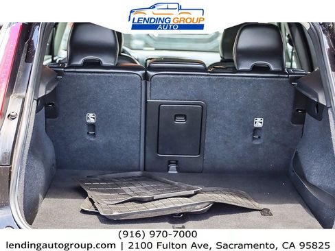 Used 2019 Volvo XC40 T5 Momentum image 22