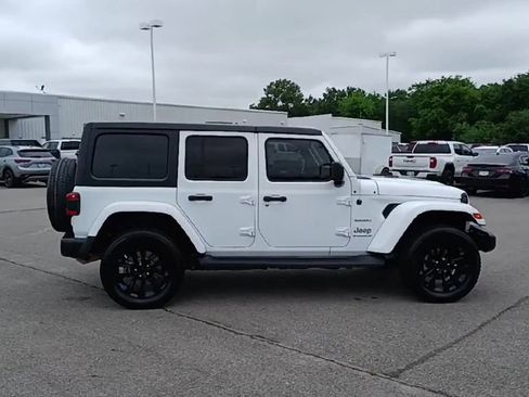Used 2023 Jeep Wrangler Unlimited Sahara w/ Cold Weather Group AWD/4WD image 9