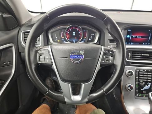 Used 2017 Volvo V60 T5 Cross Country w/ Convenience Package AWD/4WD image 17