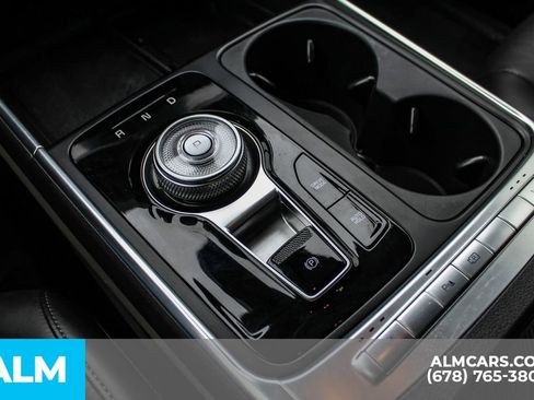 Used 2025 Kia Carnival EX image 38