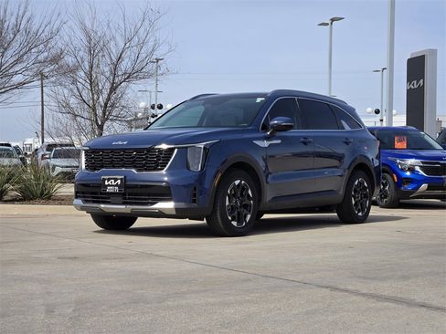 New 2025 Kia Sorento S w/ Panoramic Sunroof Package image 2
