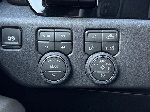 New 2026 Chevrolet Silverado 2500 ZR2 w/ LPO, Dark Essentials Package AWD/4WD image 27