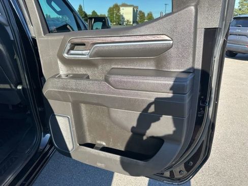 Used 2023 Chevrolet Silverado 1500 LTZ image 12