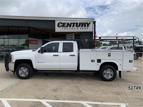 Used 2018 Chevrolet Silverado 2500 W/T w/ WT Convenience Package AWD/4WD image 4