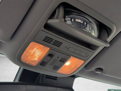 Used 2016 Honda Pilot Touring image 16