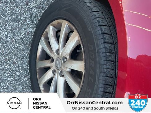 Used 2015 Chrysler Town & Country Limited Platinum image 9