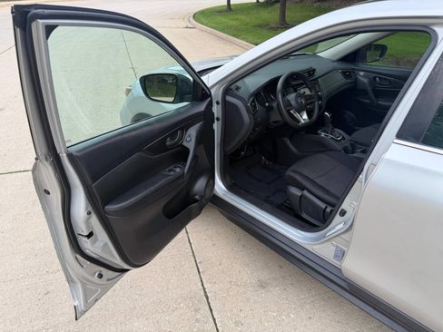 Used 2020 Nissan Rogue S AWD/4WD image 16