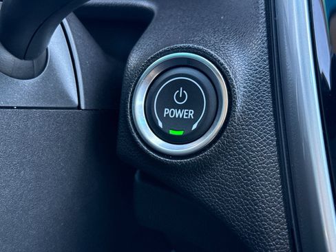 Used 2023 Chevrolet Bolt LT w/ Infotainment Package FWD image 21
