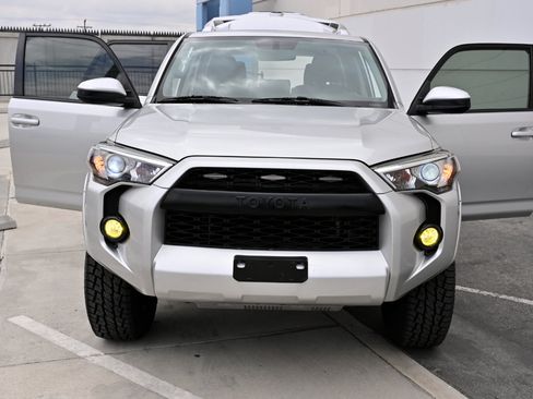 Used 2015 Toyota 4Runner SR5 RWD image 29