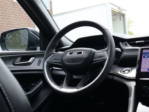 Used 2024 Jeep Grand Cherokee L Limited AWD/4WD image 44