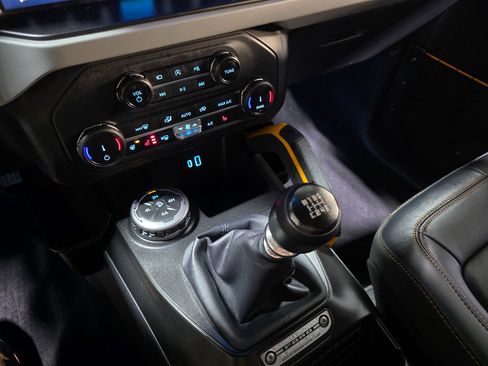 Used 2022 Ford Bronco Badlands image 32