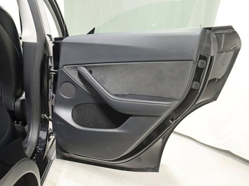 Used 2024 Tesla Model Y Long Range image 37