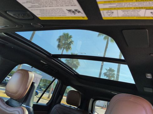 Used 2024 Lincoln Aviator Reserve w/ Equipment Group 201A image 19