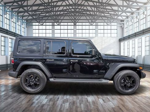 Used 2023 Jeep Wrangler Unlimited Sport AWD/4WD image 2