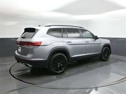 New 2026 Volkswagen Atlas SE image 11