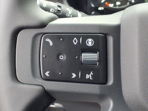New 2026 Land Rover Defender 110 X-Dynamic SE image 16
