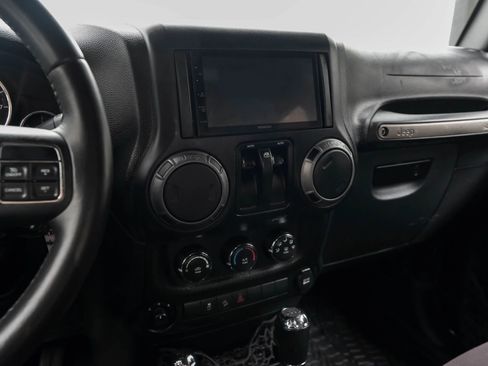 Used 2015 Jeep Wrangler Sport image 19