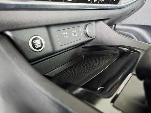 Used 2023 Nissan Rogue SV FWD image 19