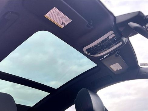 Used 2021 Porsche Macan S image 27