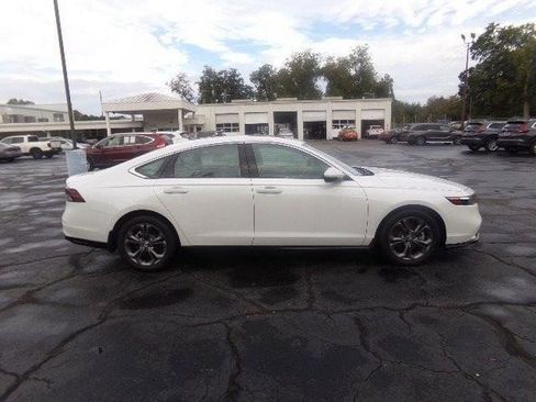 New 2025 Honda Accord EX-L image 4